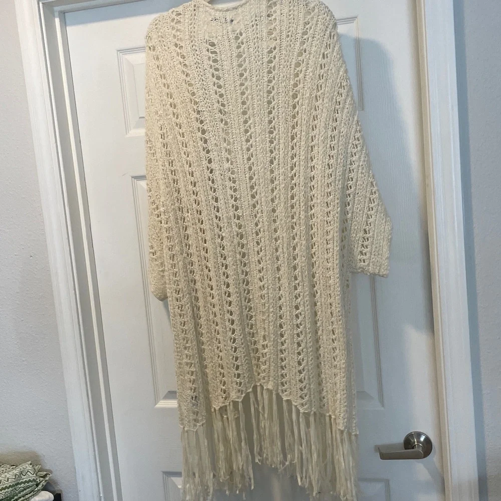 ❤️ American Eagle Fringe Crochet Knit Kimono Shaw Ivory Cream Oversized Boho